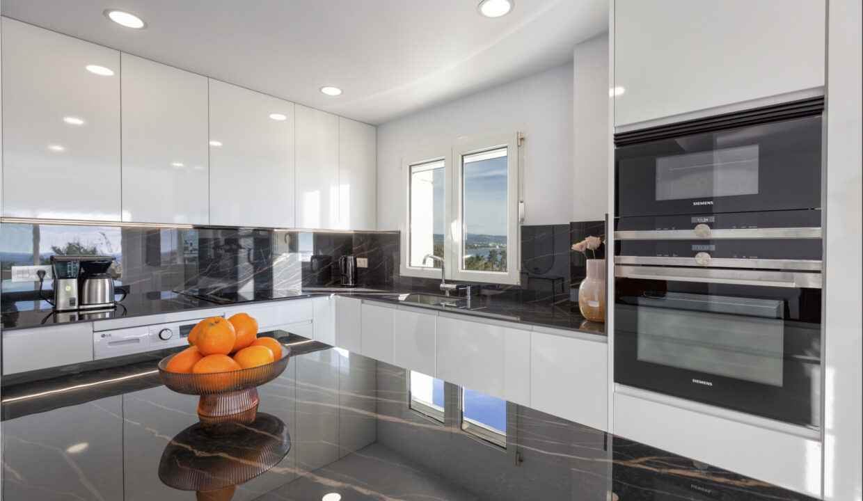 Sales and Rentals - Jacques Olivier Marbella