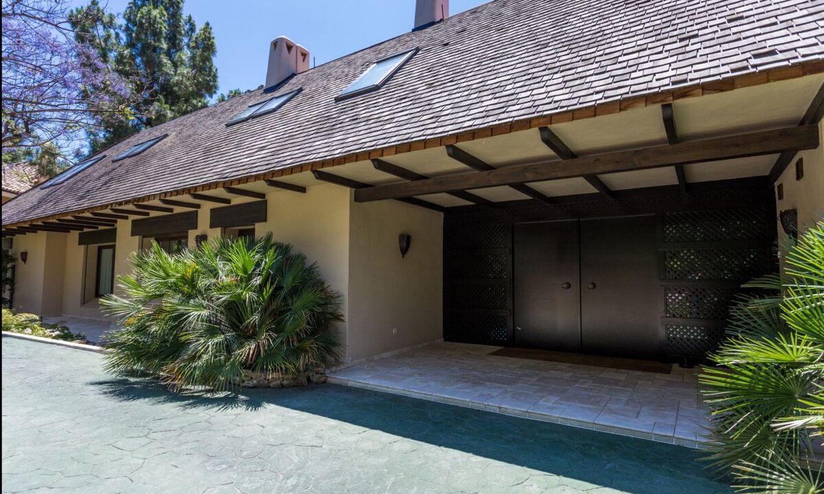 Detached Villa for sale in Málaga Río Real Costa del Sol Spain - Jacques Olivier Marbella
