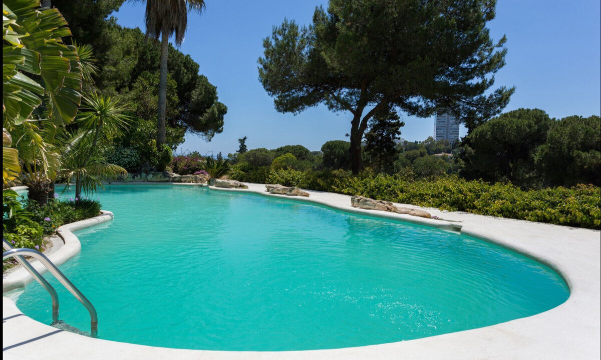 Detached Villa for sale in Málaga Río Real Costa del Sol Spain - Jacques Olivier Marbella
