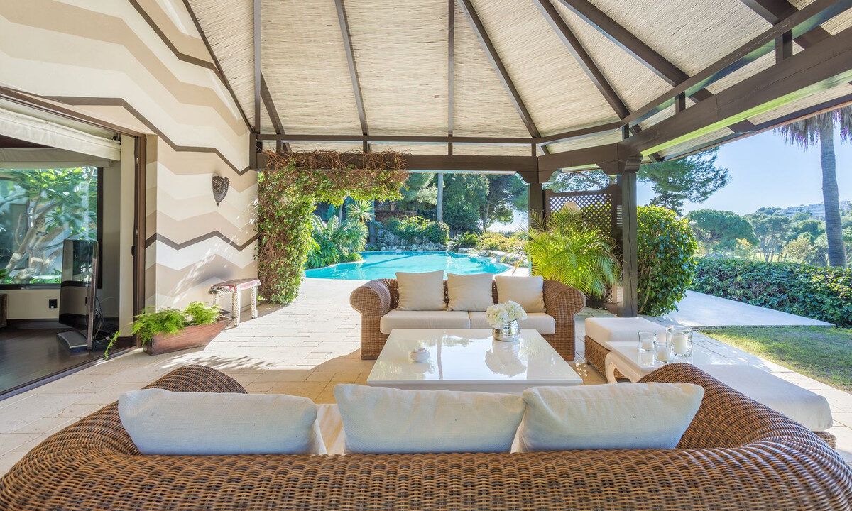Detached Villa for sale in Málaga Río Real Costa del Sol Spain - Jacques Olivier Marbella