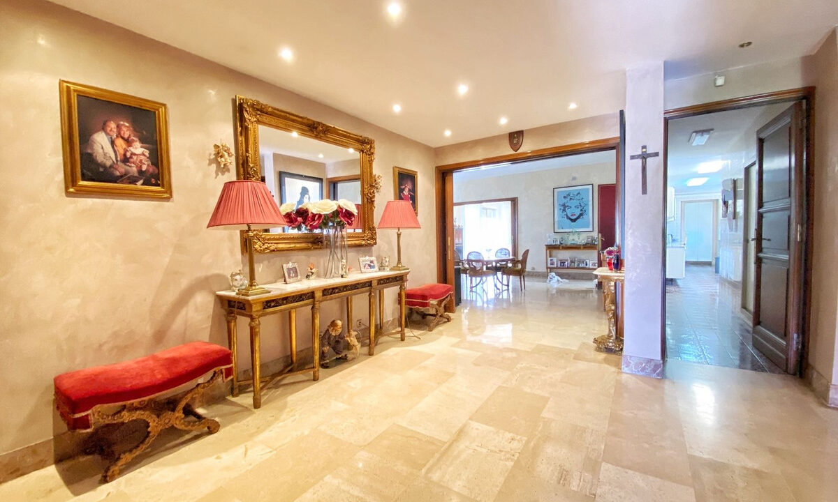 Detached Villa for sale in Málaga Marbella Costa del Sol Spain - Jacques Olivier Marbella