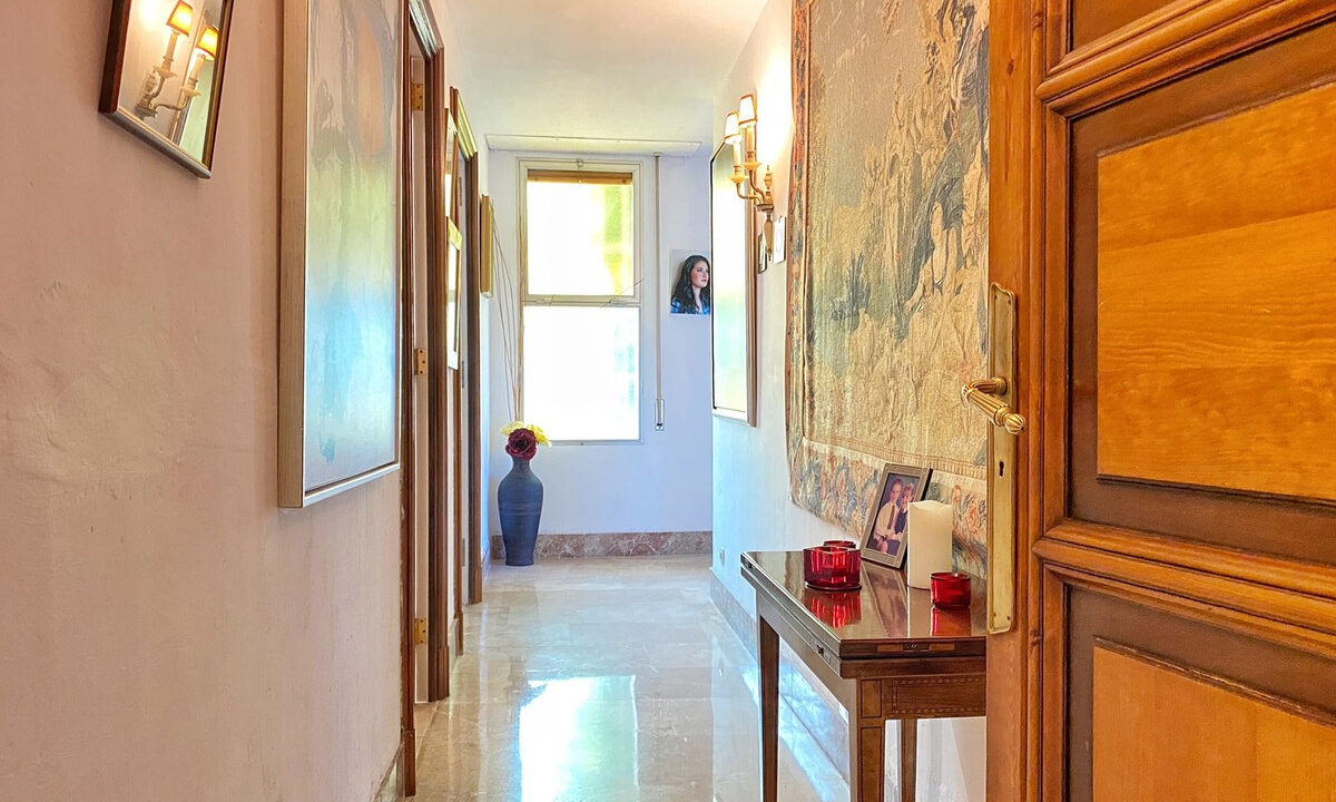 Detached Villa for sale in Málaga Marbella Costa del Sol Spain - Jacques Olivier Marbella