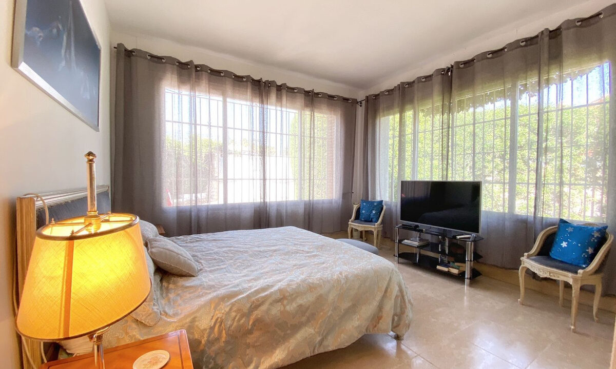 Detached Villa for sale in Málaga Marbella Costa del Sol Spain - Jacques Olivier Marbella