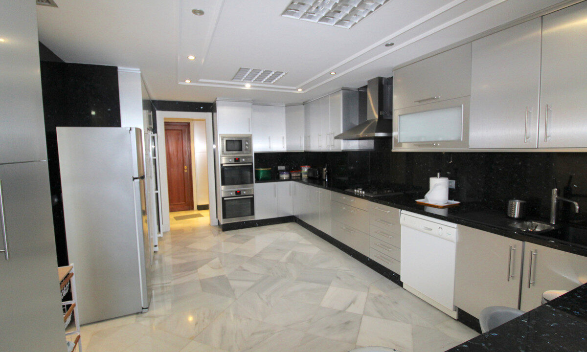 Ground Floor Apartment for sale in Málaga Puerto Banús Costa del Sol Spain - Jacques Olivier Marbella