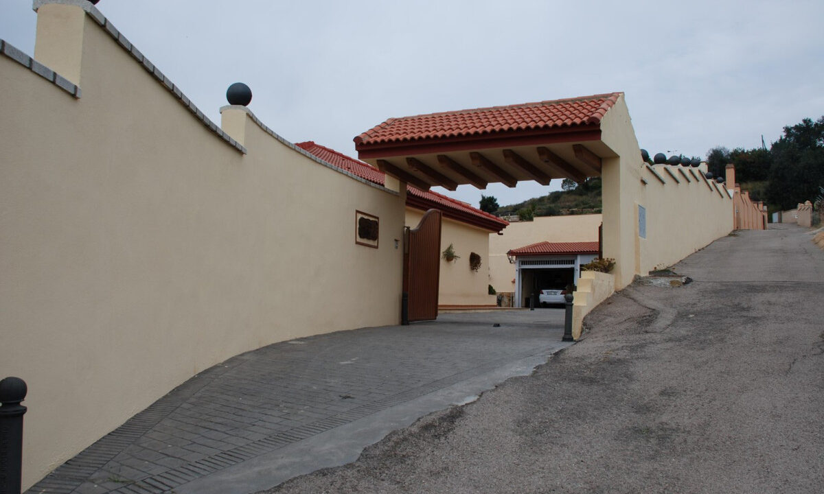 Bungalow for sale in Málaga Estepona Costa del Sol Spain - Jacques Olivier Marbella