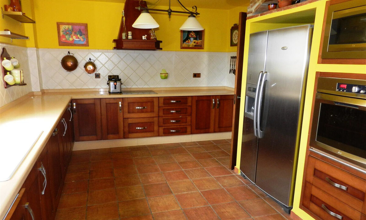 Detached Villa for sale in Málaga La Duquesa Costa del Sol Spain - Jacques Olivier Marbella