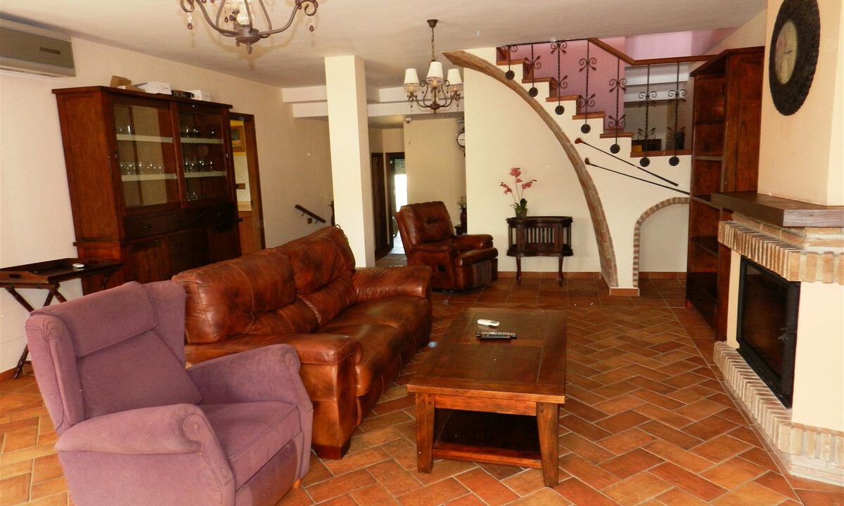 Detached Villa for sale in Málaga La Duquesa Costa del Sol Spain - Jacques Olivier Marbella