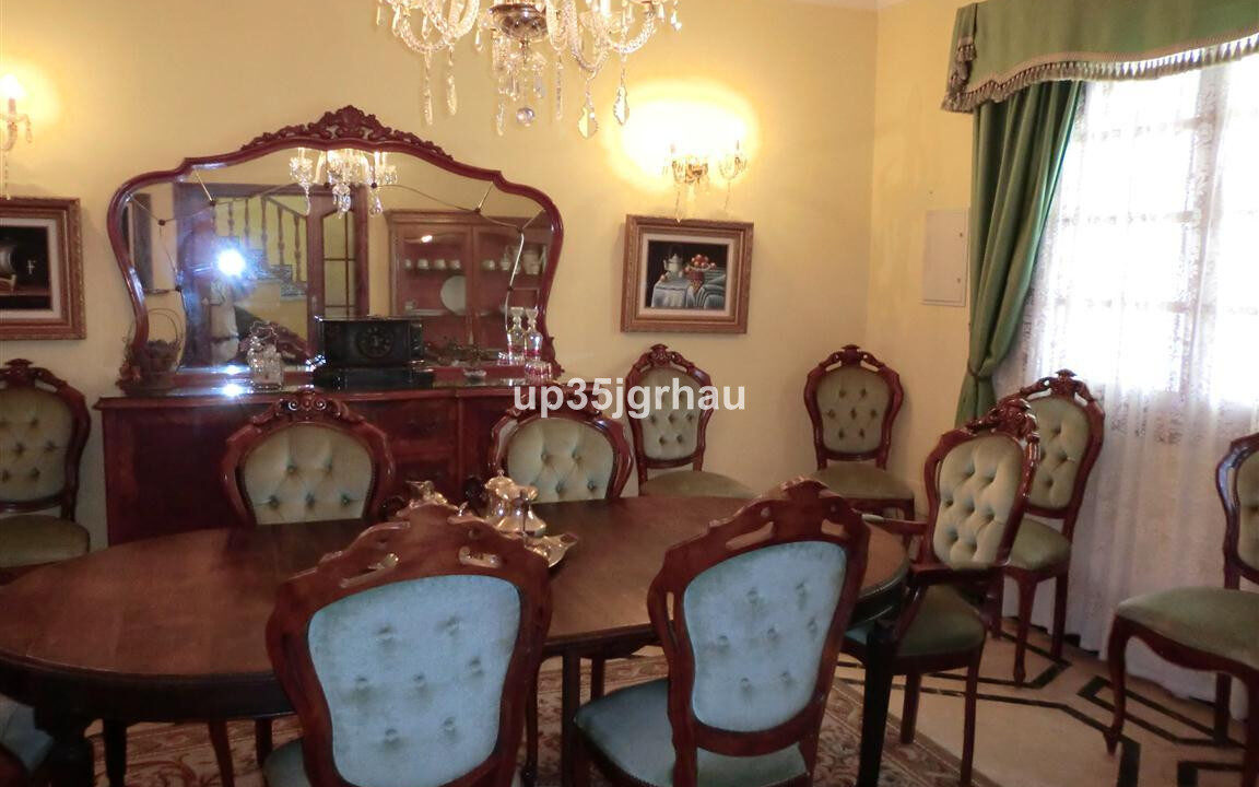 Detached Villa for sale in Málaga Estepona Costa del Sol Spain - Jacques Olivier Marbella
